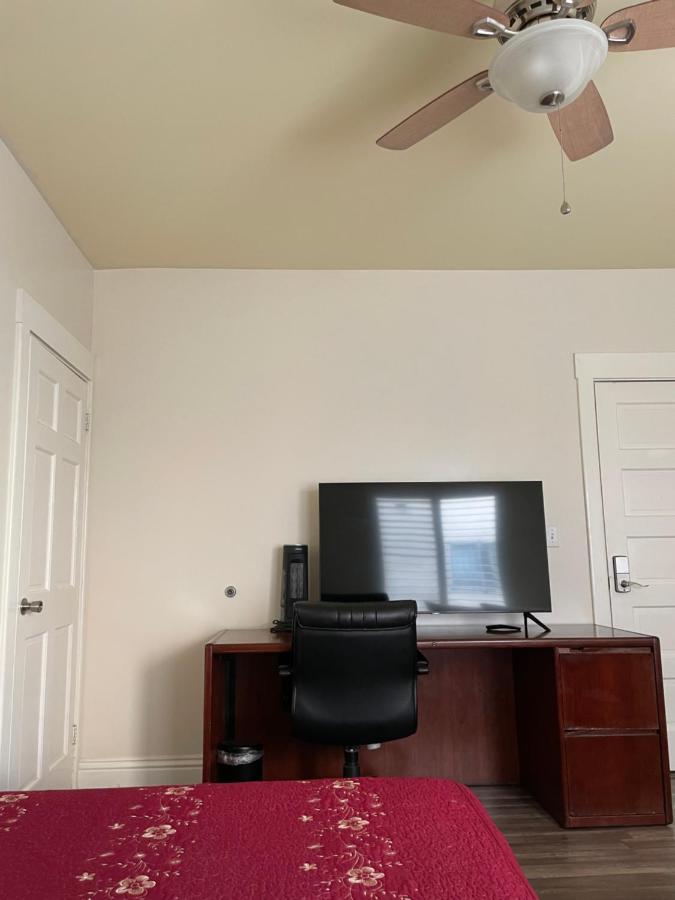 Private Los Angeles Room - Free Wifi, Ac, Tv, Private Fridge, Kitchen, Near Usc - Exposition Park - Usc Memorial Coliseum - Banc Of California Bmo Stadium - Downtown Los Angeles Dtla - University Of Southern California Usc!!! 外观 照片